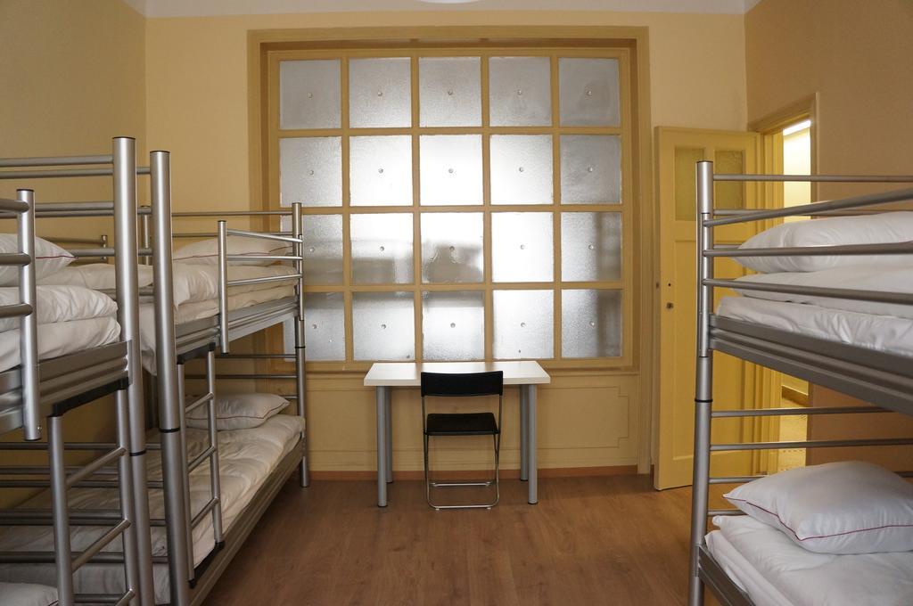 Es Hostel Saint-Gilles Esterno foto
