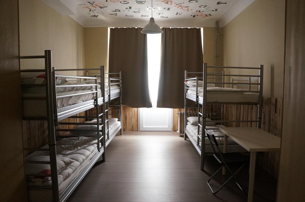 Es Hostel Saint-Gilles Esterno foto